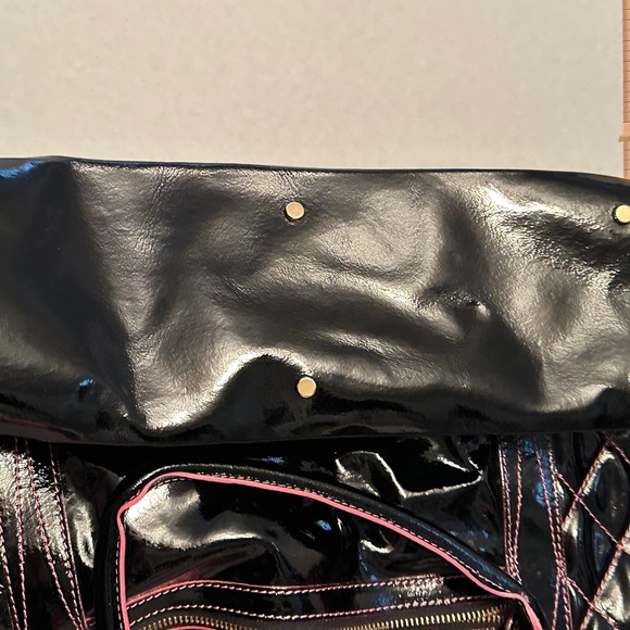 Cavalcanti 🌸 Black Patent Leather Purse - Picture 6 of 9